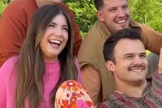 Barwy szczęścia nowy sezon na planie. Agata (Natalia Zambrzycka), Ignacy Kieliszewski (Olaf Staszkiewicz), Hubert (Marek Molak), Justin (Jasper Sołtysiewicz)