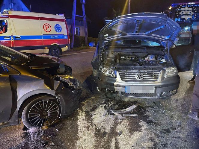 Czołowe zderzenie w Gorzycach! W dwóch samochodach znajdowało się 11 osób