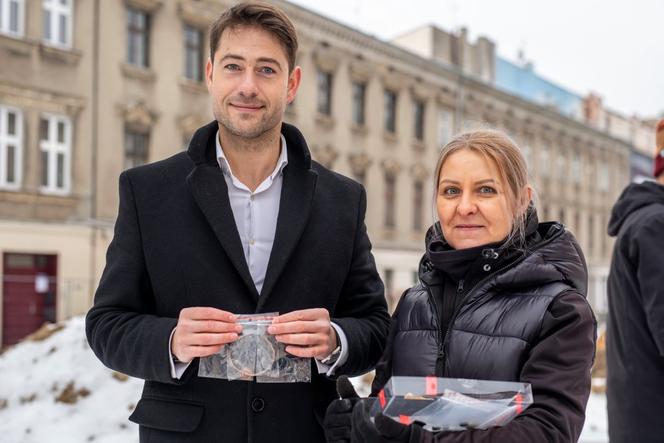 Ciekawe znaleziska przy Piotrkowskiej. Odkryto je podczas prac na Pasażu Schillera