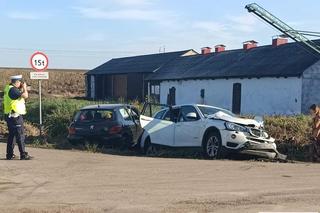 Irządze: Koszmarny wypadek. BMW zderzyło się z Pegeoutem. Są poszkodowani
