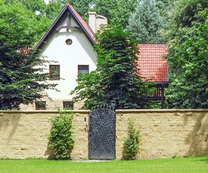 Zabezpieczenia antywłamaniowe domu: drzwi, okna, zamki, ogrodzenia