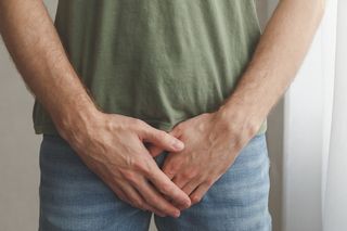 Ból jądra po treningu może oznaczać groźny problem zdrowotny. To sygnał, którego nie wolno lekceważyć