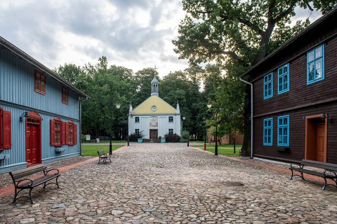 Zabytkowy kościoł ze Skansenu Łódzkiej Architektury Drewnianej odzyska dawny blask