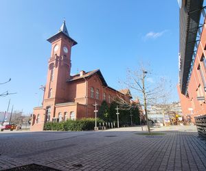 Kiedyś były tu Bydgoskie Zakłady Mięsne, teraz jest popularna galeria handlowa! Mało kto już o tym pamięta