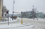 Zima w Warszawie. Zasypane chodniki, ulice, place [GALERIA]