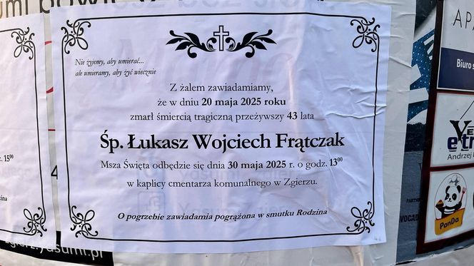 Zgierz. Kilkaset nekrologów dwóch radnych miejskich. To Przemysław Jagielski i Łukasz Frątczak [ZDJĘCIA].