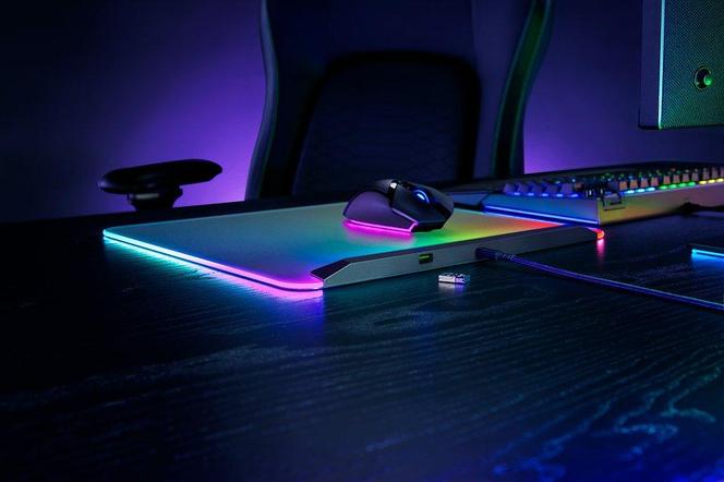 Firefly V2 Pro. Poznaj pierwszą na świecie podświetlaną podkładkę pod myszkę! 