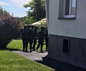 Strzelanina w Iwanowicach Małych. Sprawca usłyszał zarzut usiłowania zabójstwa