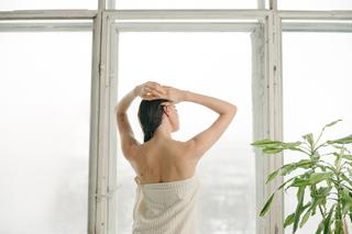 Kosmetolog radzi, jak dbać o skórę jesienią i zimą 