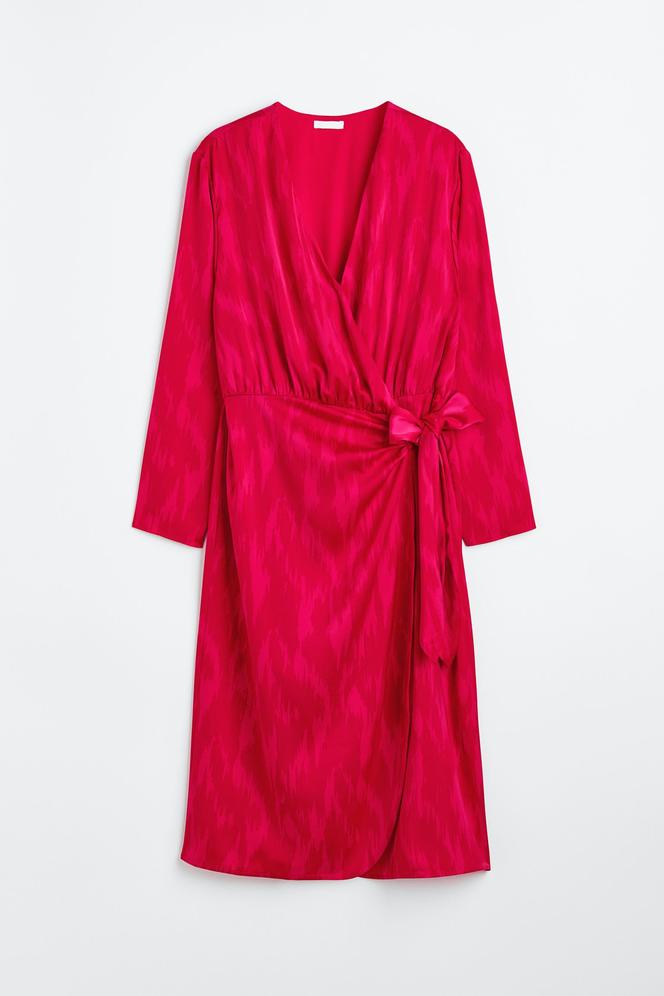 Czerwona sukienka na Wigilię dla kobiet w wieku 50+