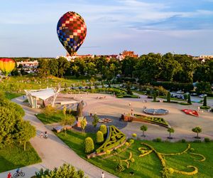 To miasto przywodzi na myśl Małą Kapadocję. Przyciąga turystów magicznym widokiem