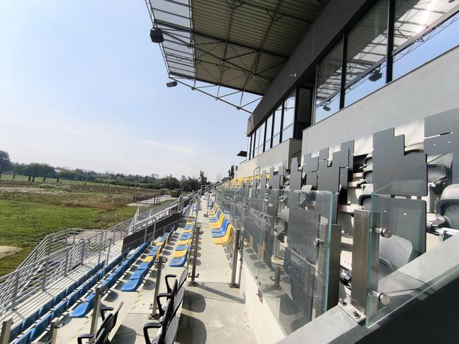 Podpisanie umowy na rozbudowę stadionu piłkarskiego w Mościcach