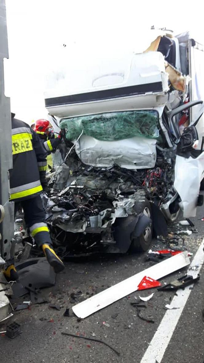 Tragiczny wypadek na S8 na wysokości Choroszczy. Nie żyje kierowca busa