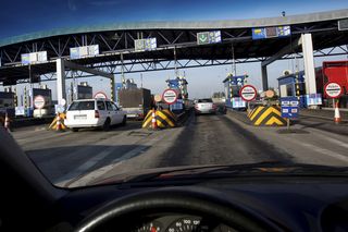 Koniec bramek! Kierowcy zapłacą za autostrady bez zatrzymywania się