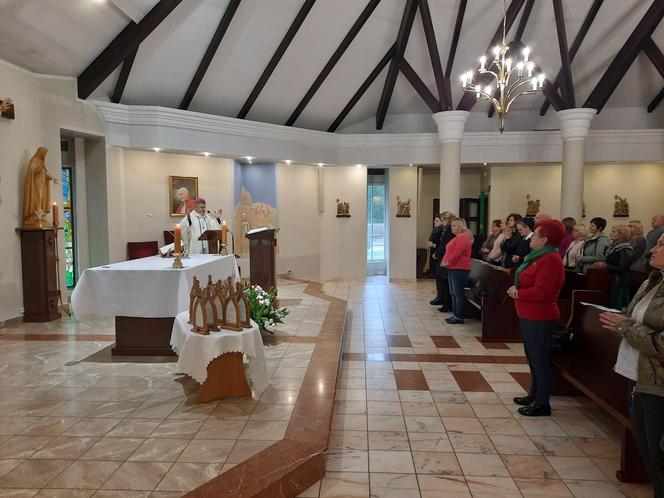 Z koordynatorami Apostolatu Matki Bożej Pielgrzymującej spotkał się w CEF-e biskup diecezjalny Zbigniew Zieliński