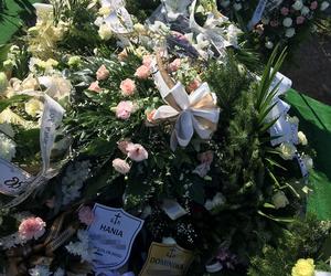 Matka dzieli grób z nienarodzoną córką. Pogrzeb po tragedii w Lubieni