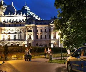 Ruszył sezon na procenty pod chmurką. Gigantyczna liczba mandatów straży miejskiej za spożywanie alkoholu w centrum Krakowa