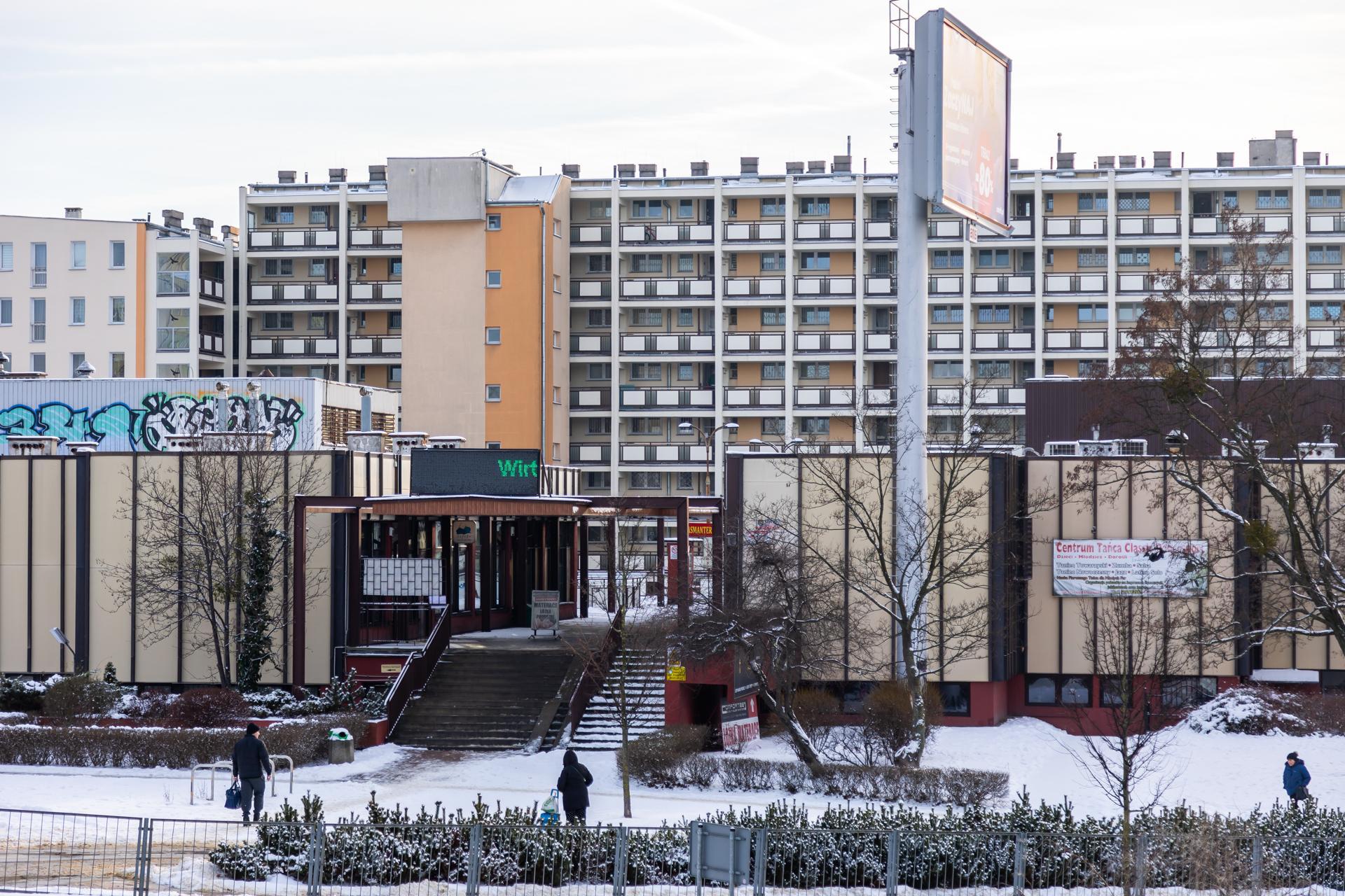 Przyczółek Grochowski - zdjęcia warszawskiego Pekinu. Zobacz, jak wygląda najdłuższy blok w Polsce