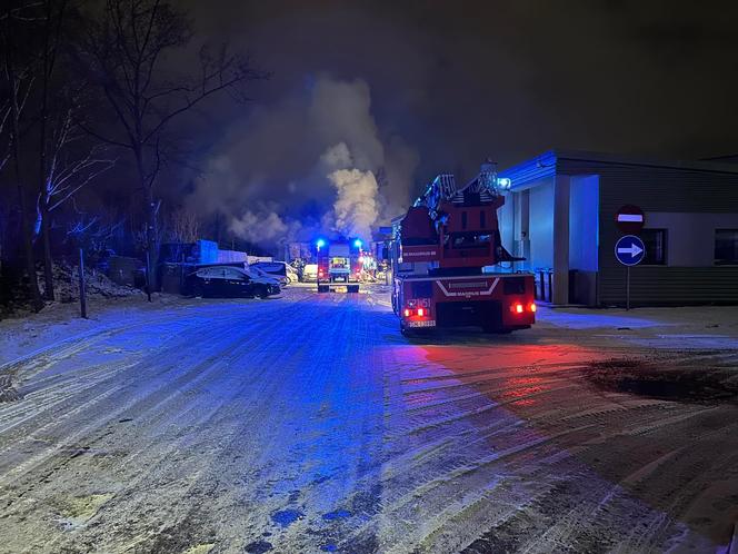 Pożar w Mysłowicach. Spłonął warsztat samochodowy przy Oświęcimskiej