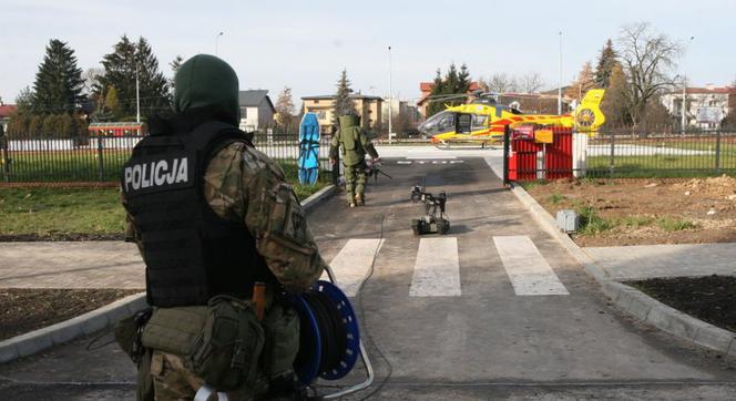 Bomba na pokładzie helikoptera. Nietypowa akcja służb