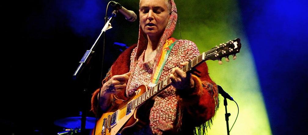 Występ Sinéad O'Connor podczas Ramsbottom Music Festival (2013)