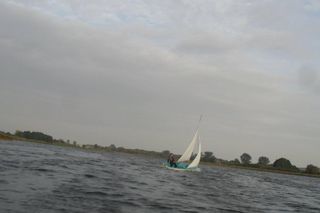 Żaglówki na Jeziorze Łoniewskim w Osiecznej 