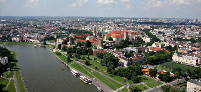 Widok z balonu widokowego na Kraków