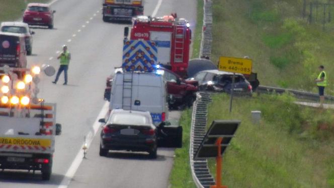 Wypadek na autostradzie A2 pod Warszawą. Pijana wsiadła za kółko. 7-letnie dziecko trafiło do szpitala