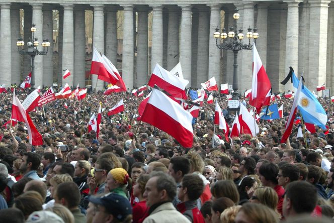 Tak wyglądał pogrzeb Jana Pawła II w Watykanie