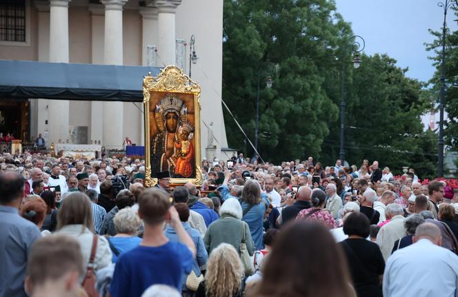 75 lat temu obraz Matki Boskiej w Lublinie zapłakał. Wierni uczcili rocznicę „Cudu lubelskiego” procesją różańcową