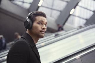 Jabra Evolve2 85 Recenzja — Kompletne słuchawki do muzyki i pracy