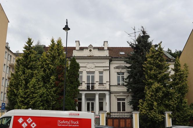 Willa w centrum Lublina wystawiona na sprzedaż. Mieścił się w niej konsulat Ukrainy