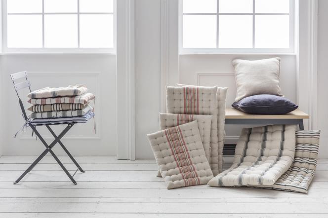 Poduszki na krzesła – praktyczne i dekoracyjne. Co wybrać?