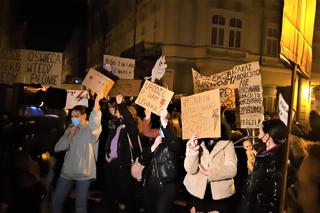 Strajk kobiet w Tarnowie: Nie jesteśmy bandą chuliganów [WIDEO]