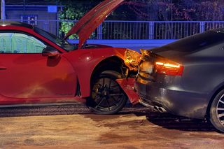 Koszmar na Wale Miedzeszyńskim! Rozbite Porsche za 700 tysięcy złotych!