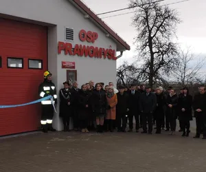 Strażacy ochotnicy z Prawomyśla w gminie Kaczory z własną remizą i samochodem gaśniczym