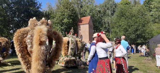 Tłumy na dożynkach w Olsztynku. Zobacz, jak bawili się mieszkańcy Warmii i Mazur [ZDJĘCIA]