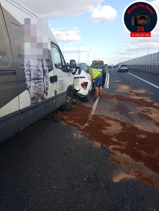 Zderzenie trzech aut na S2. Lądował śmigłowiec LPR