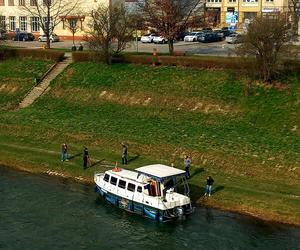 Houseboat na Sanie