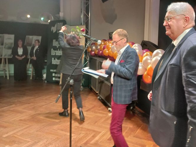 Jubileusz stowarzyszenia "Nasz Dom - Nasz Świat" i Warsztatów Terapiii Zajęciowej w Lesznie