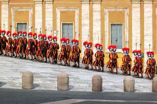 Święto Gwardii Szwajcarskiej. Takie są zarobki.