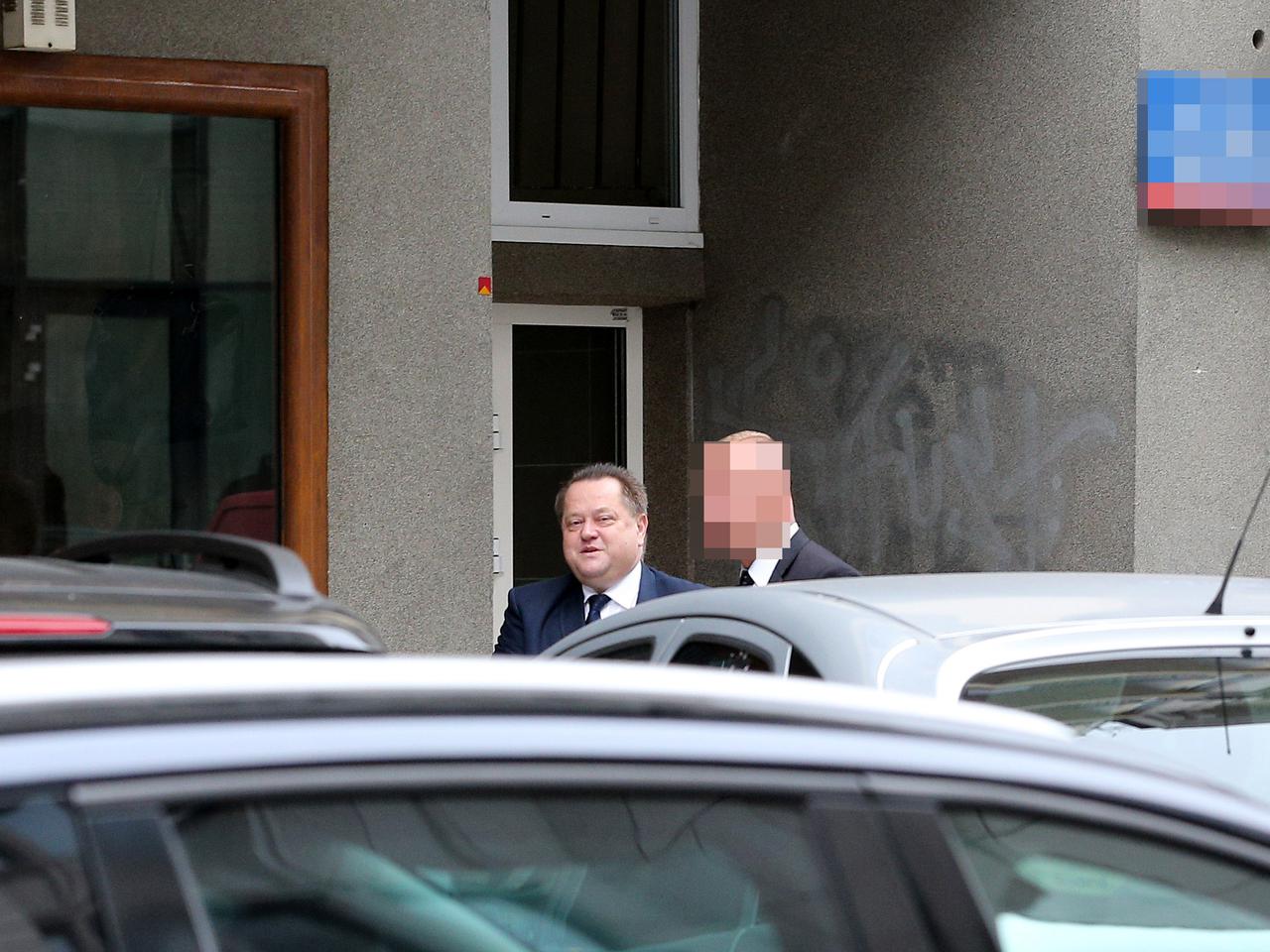 MINISTER ZIELIŃSKI CHCIAŁ WYLEGITYMOWAĆ.