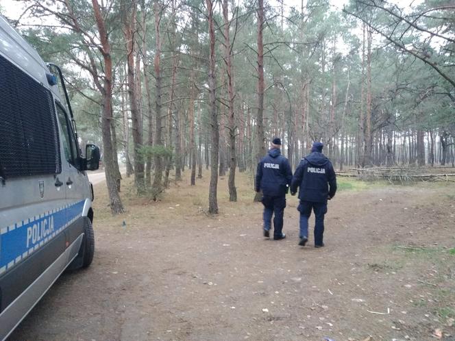 89-latek postawił na nogi policjantów z Torunia. Znaleźli go w lesie
