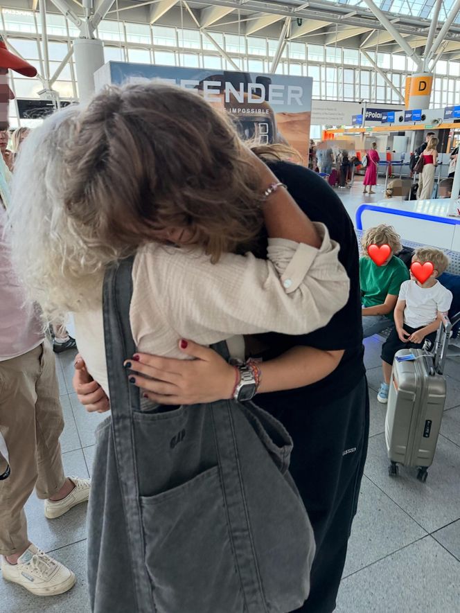 Anna Dereszowska zalała się łzami na lotnisku