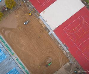 Widoczne postępy prac na Politechnice Białostockiej. Powstaje kompleks kortów i boisk. Zobacz zdjęcia