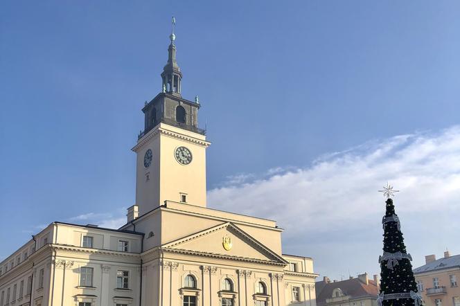 Remont gabinetu prezydenta Kalisza w cenie mieszkania. „Były zacieki, odpadał tynk, odklejała się tapeta