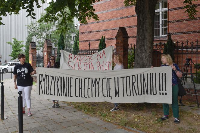 O. Rydzyk, który ponownie stanął przed sądem w Toruniu za nie udzielenie informacji finansowych fundacji Lux Veritatis