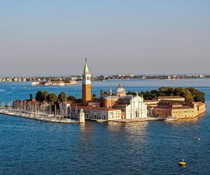 Jeff Bezos wynajął całą wenecką wyspę na ślub! Protesty zrujnują sielankę?