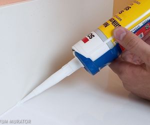 Wymiana silikonu w łazience krok po kroku. Jak pozbyć się pleśni i jak zapobiec jej powstawaniu?