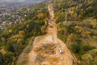 Tak wygląda budowa tunelu na S1 w Beskidach. Wykują go bez użycia maszyn [ZDJĘCIA]
